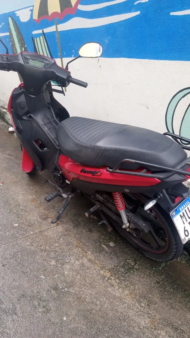 Vendo nova Fênix Shineray 2.000 KM rodado ano 2024 único dono wats *74