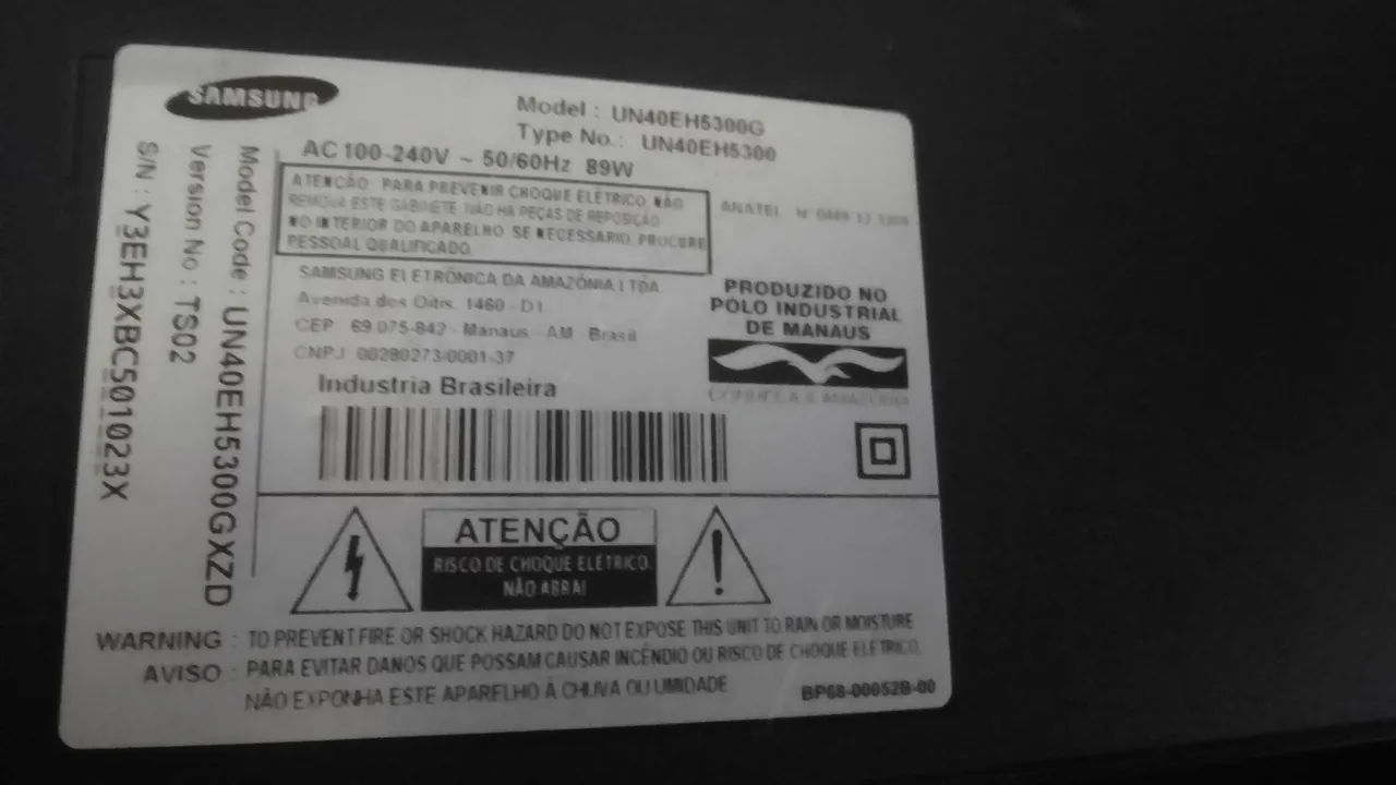 Sucatas de TVs com defeito na tela para retirar peças .