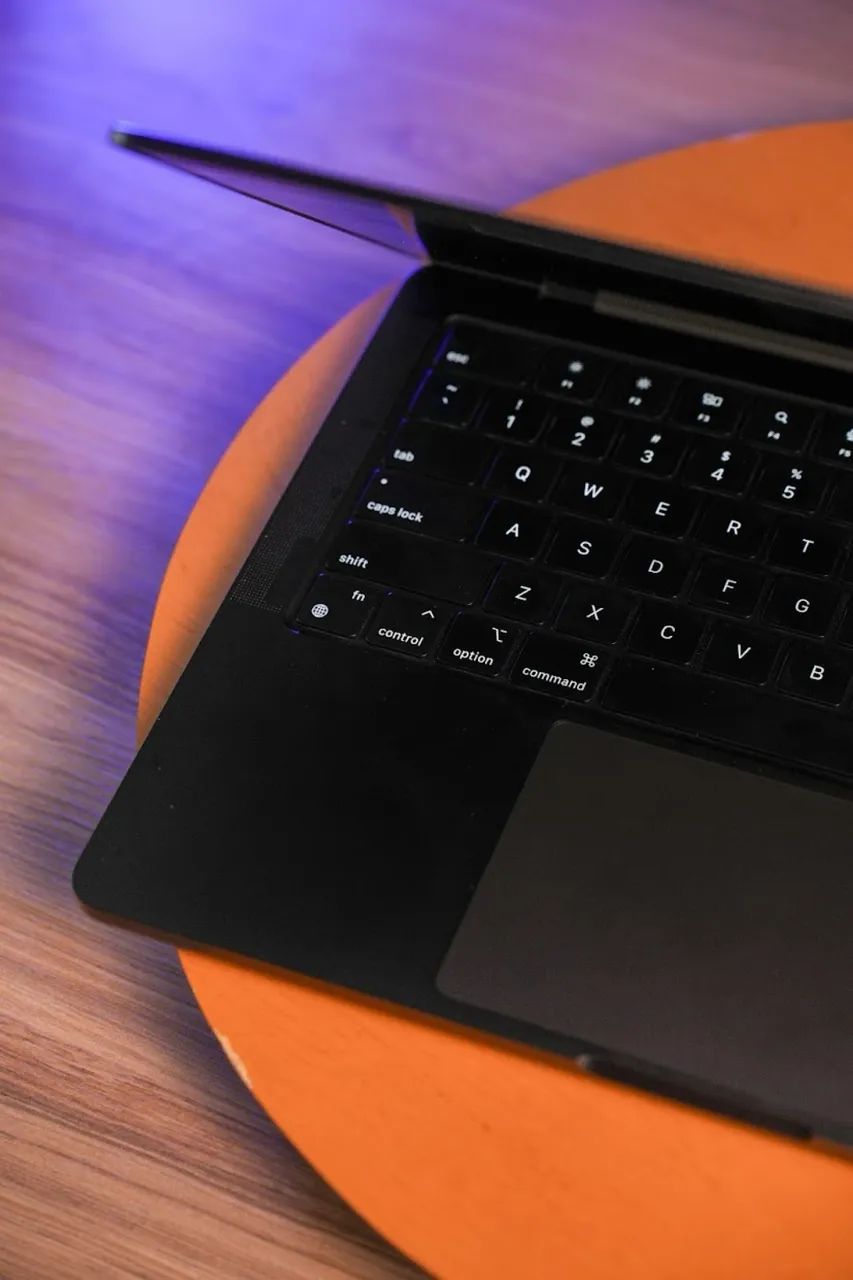 MacBook Pro M3 Pro 18GB / 512GB 14 Polegadas (Impecável