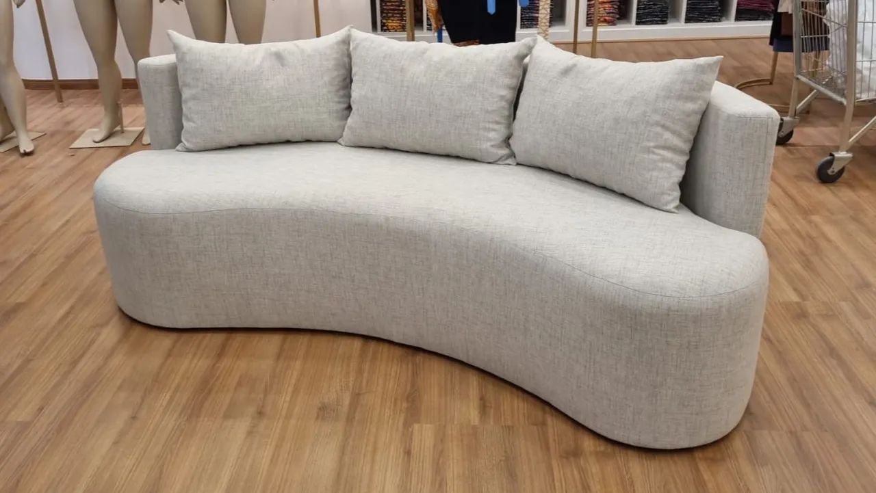 Sofá modelo curvo com 2.10m