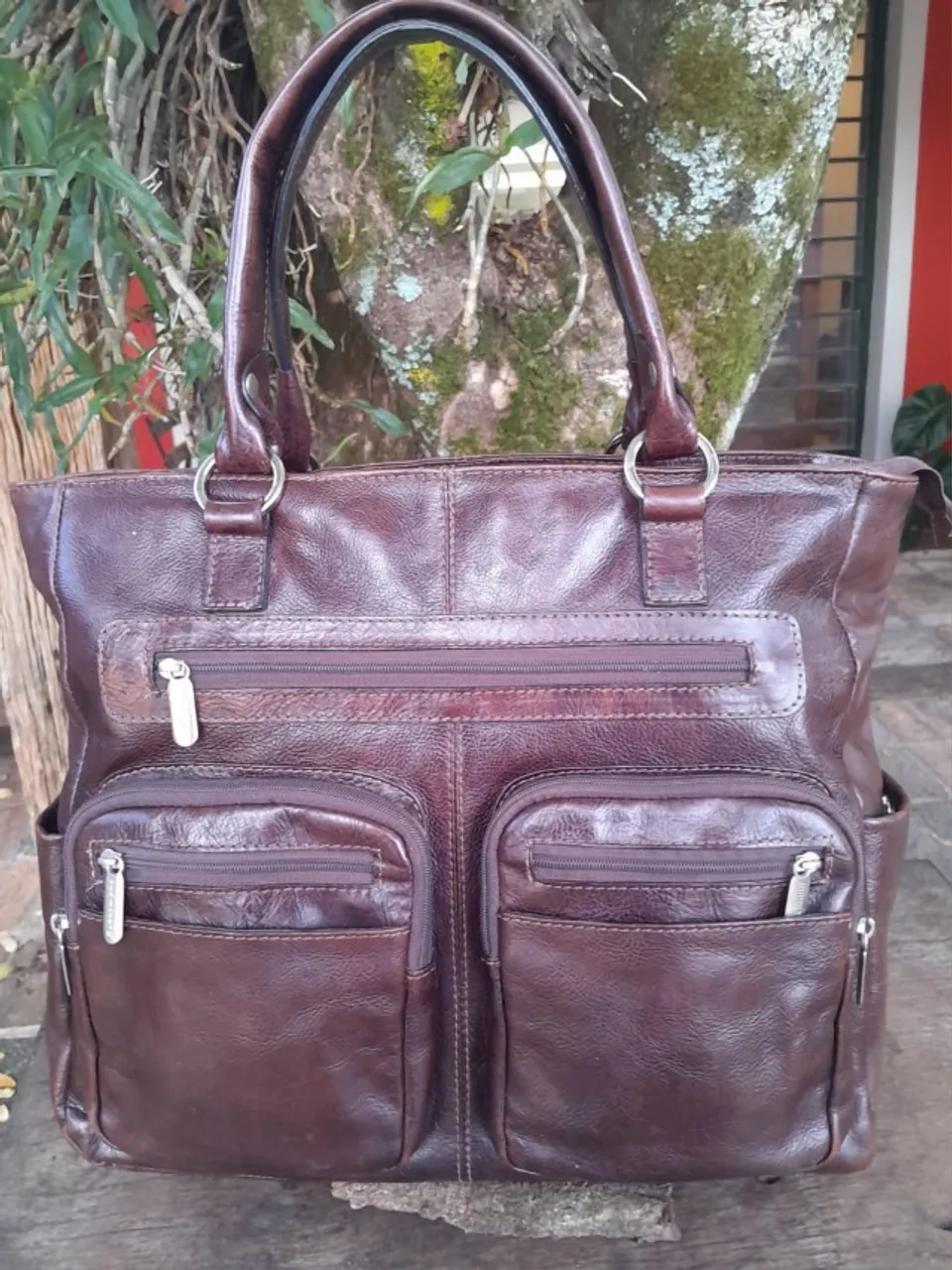 Bolsa executiva, em couro natural da marca Benneman.
