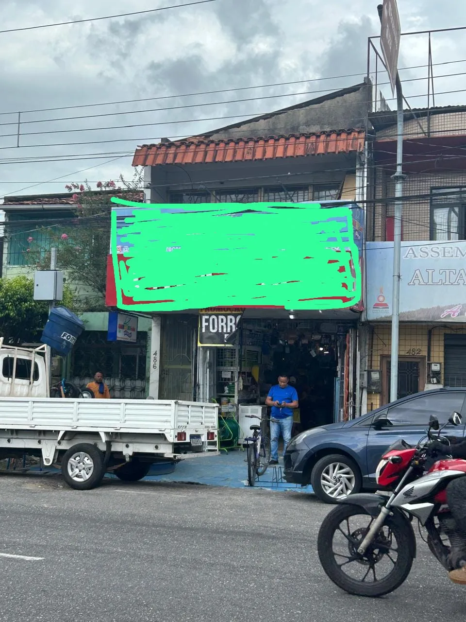 Vendo Prédio na Cipriano Santos com loja de material de construção/porteira fechada