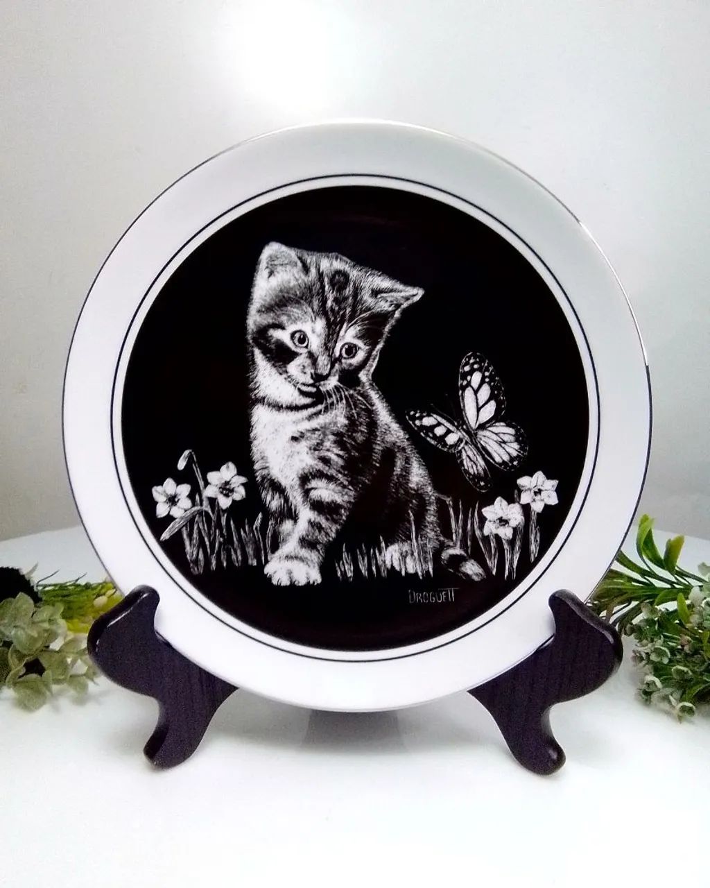 Prato Porcelana Coleção ano 1979 " Kitten's World" - Gravura de Gato