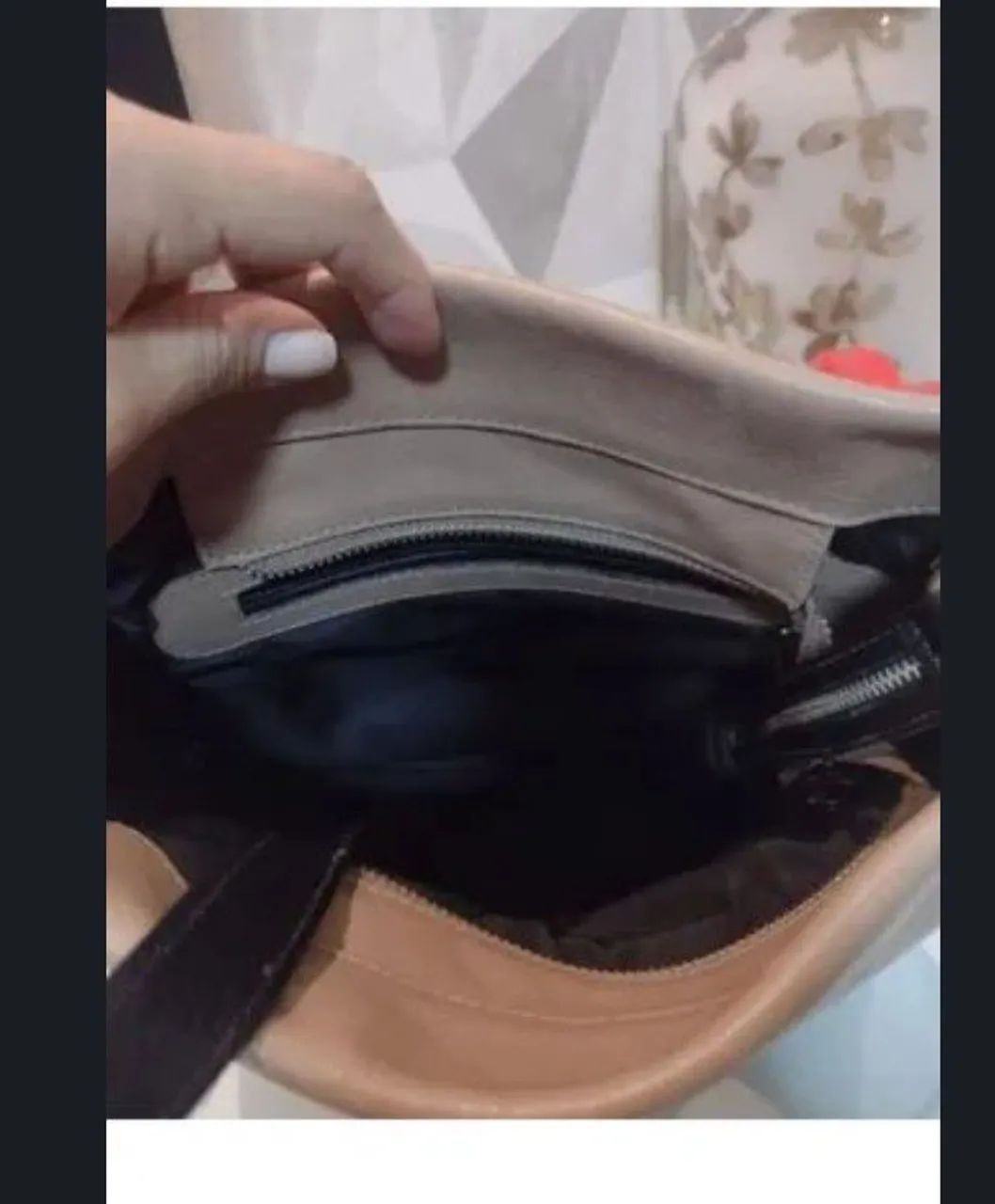 Bolsa Arezzo de couro legítimo bege com detalhe em cafe - Foto 4