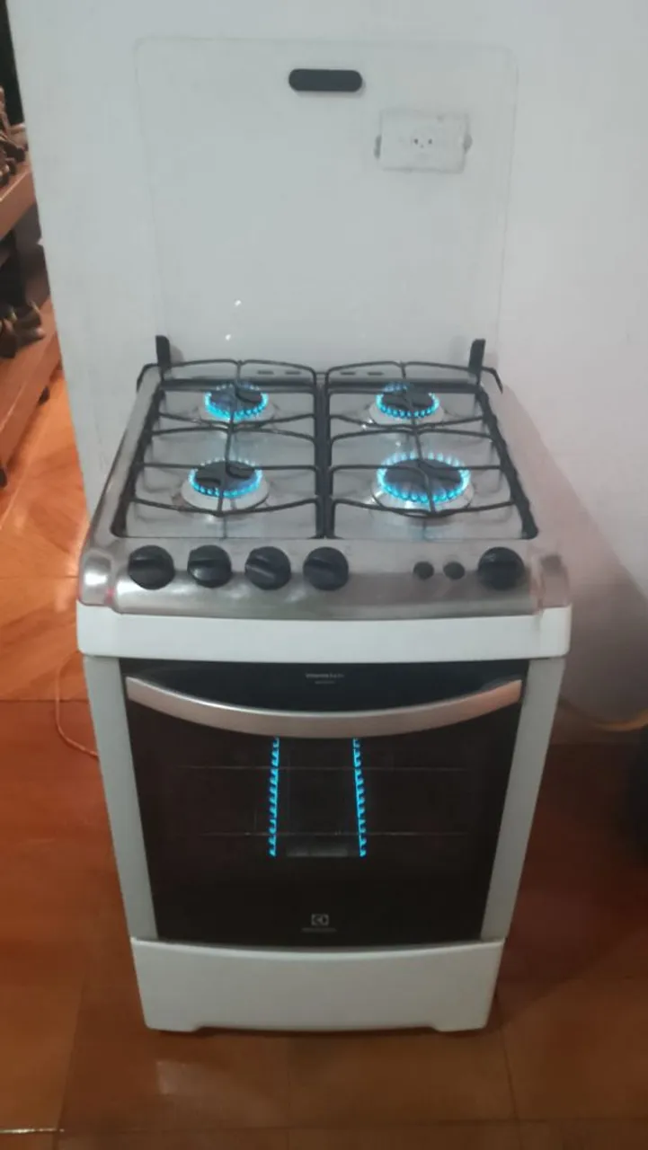 Fogão Electrolux funcionando tudo certinho