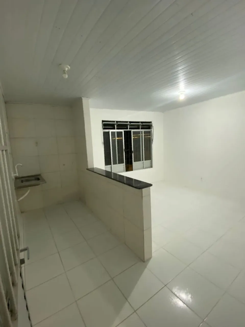 Alugo uma casa