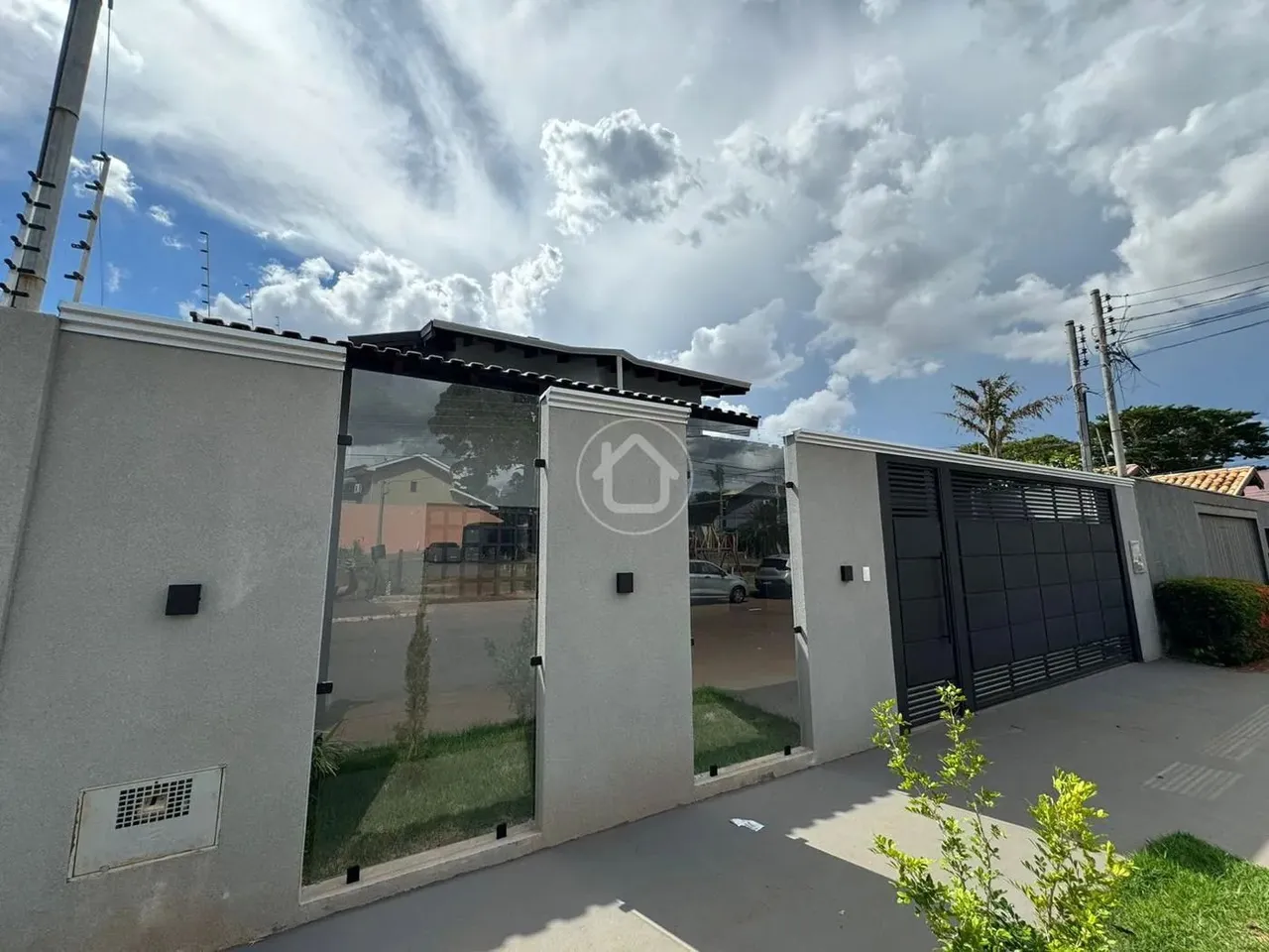 SOBRADO COM 4 DORMITÓRIOS E GOURMET C/ PISCINA