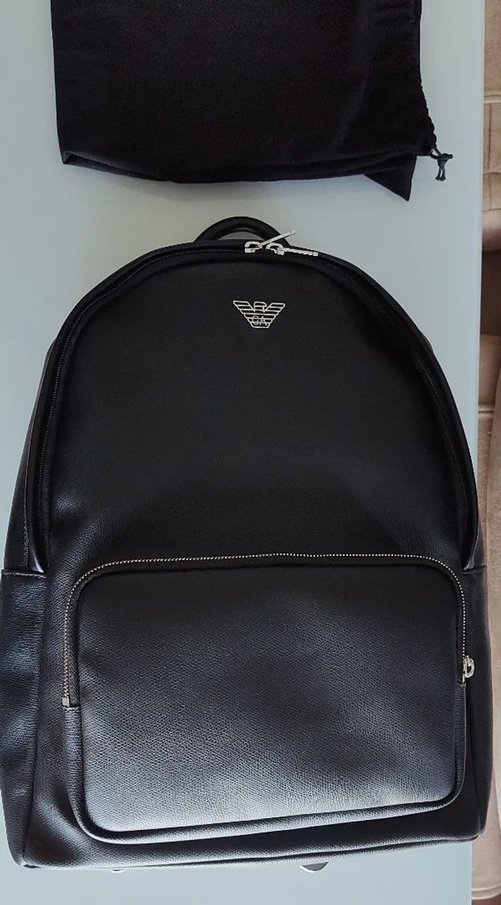 Mochila Emporio Armani ASV Saffiano leather round backpack with eagle plate - Foto 5
