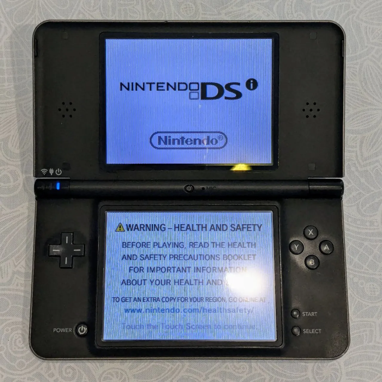 Vendo Nintendo DSi XL c/ vários jogos