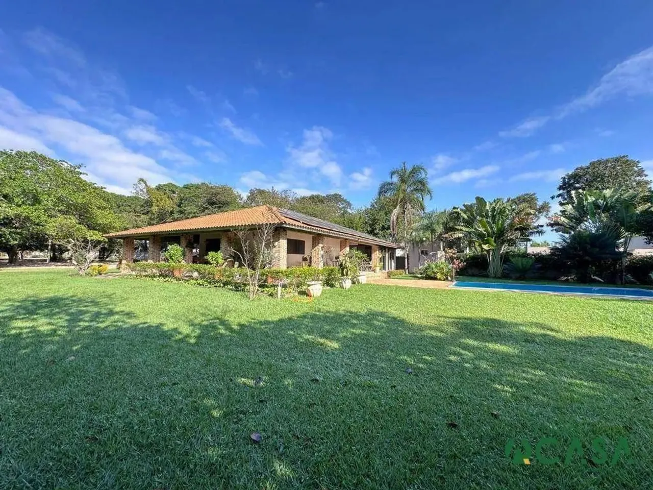 Rancho para locação as margens do rio sucuriú, estrutura completa, casa sede com 03 suítes