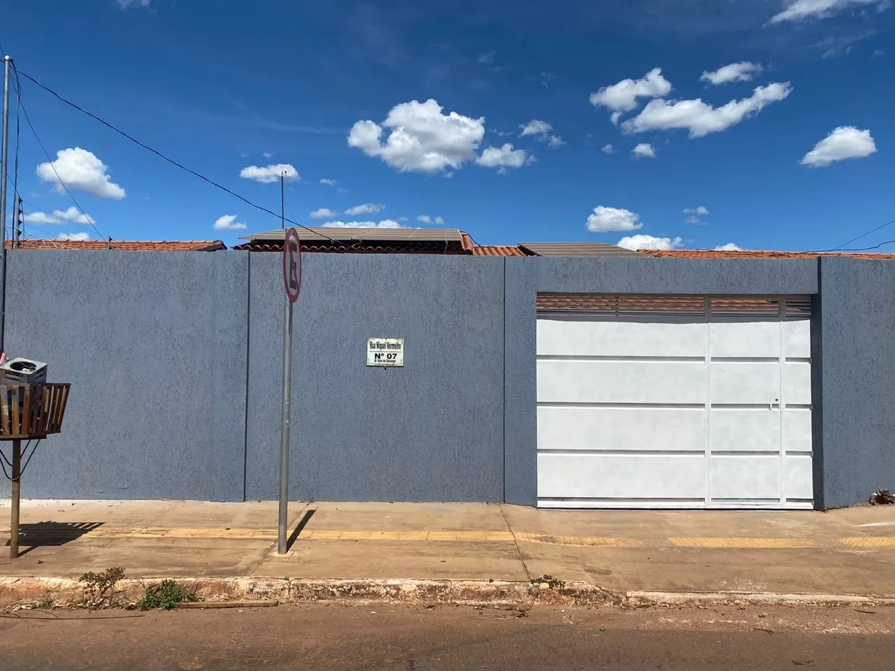 Alugo casa em Canaã