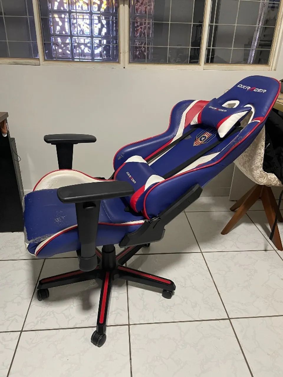 Cadeira Gamer DxRacer F-Series edição especial Capitão América - Foto 4
