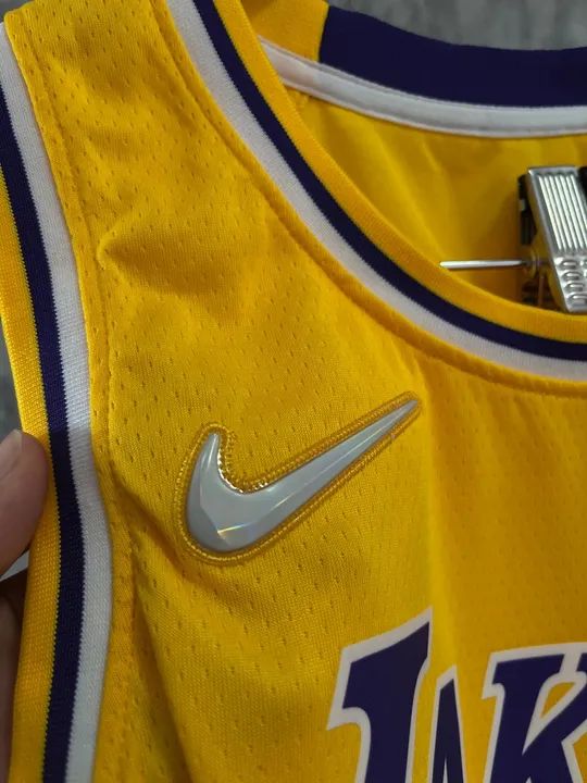 Regata NBA Los Angeles Lakers N°23 James Edição 75 anos NBA - Foto 4