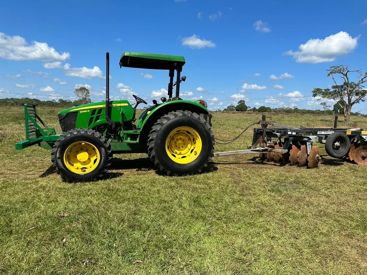 John Deere 5080E