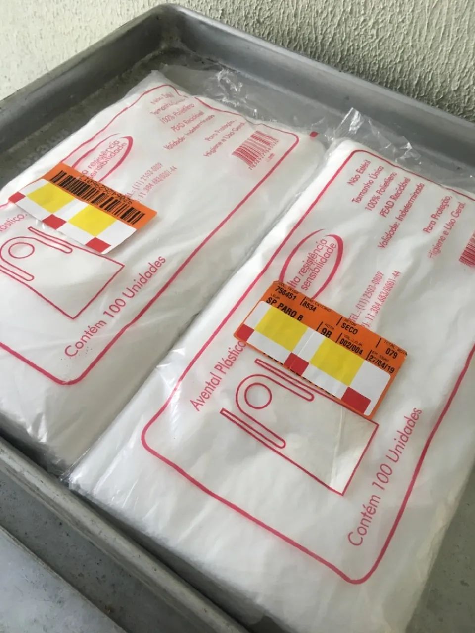 200 Aventais Plásticos Para Proteção e Higiene - Pacote com 100 unidades