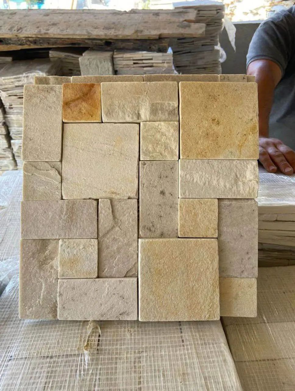 Revestimento de pedras naturais pedra São Tomé na plaquinha 30x30 