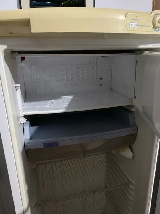 Geladeira Consul com Dispenser de Água - Foto 2