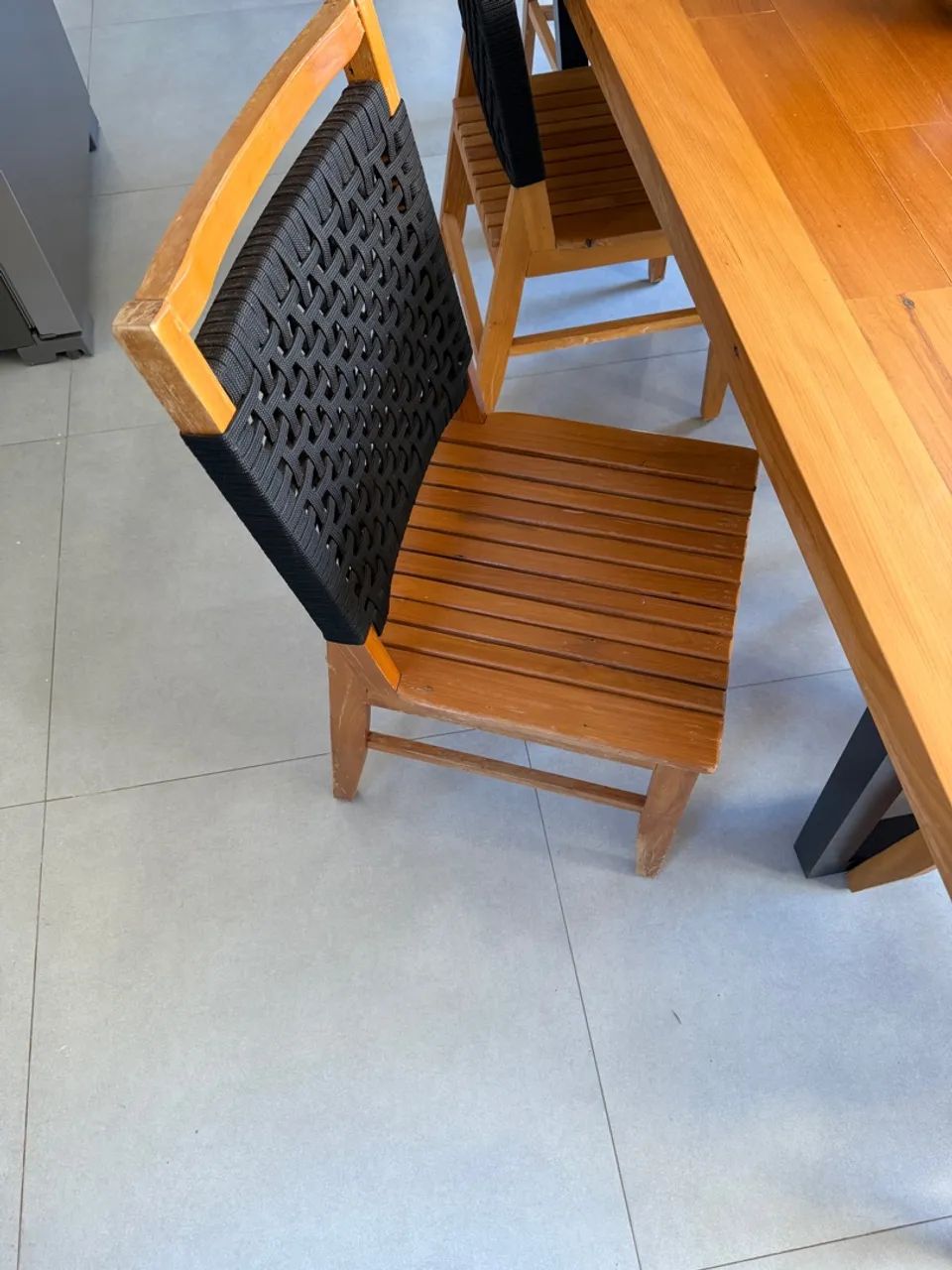 Mesa de jantar de madeira com cadeiras64311596783362121