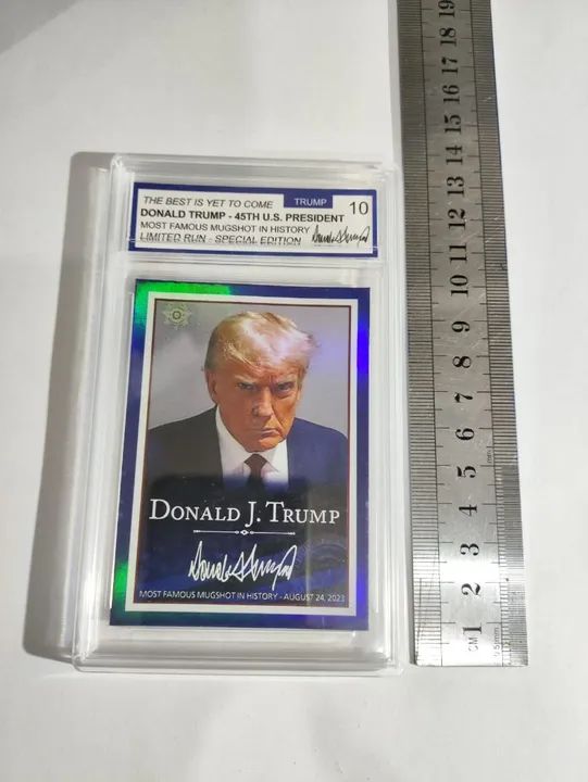 Cartão Donald Trump Mugshot - Edição Limitada