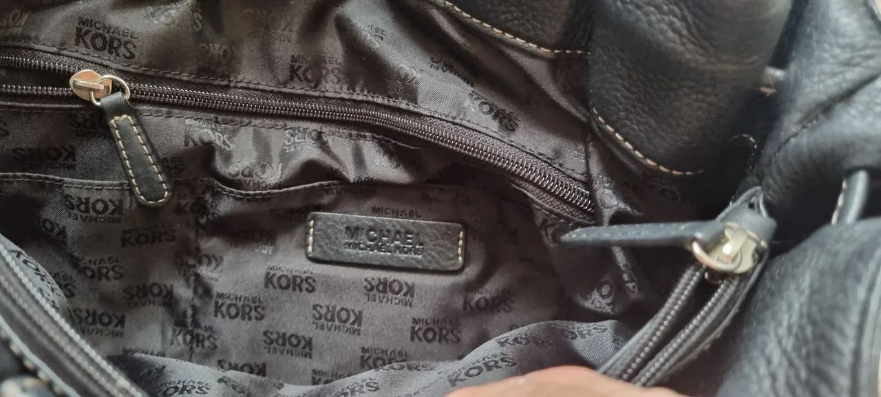 bolsa em couro original michael kors 2 alças, sem uso<br>altura 27cm, comprimento 35cm - Foto 2
