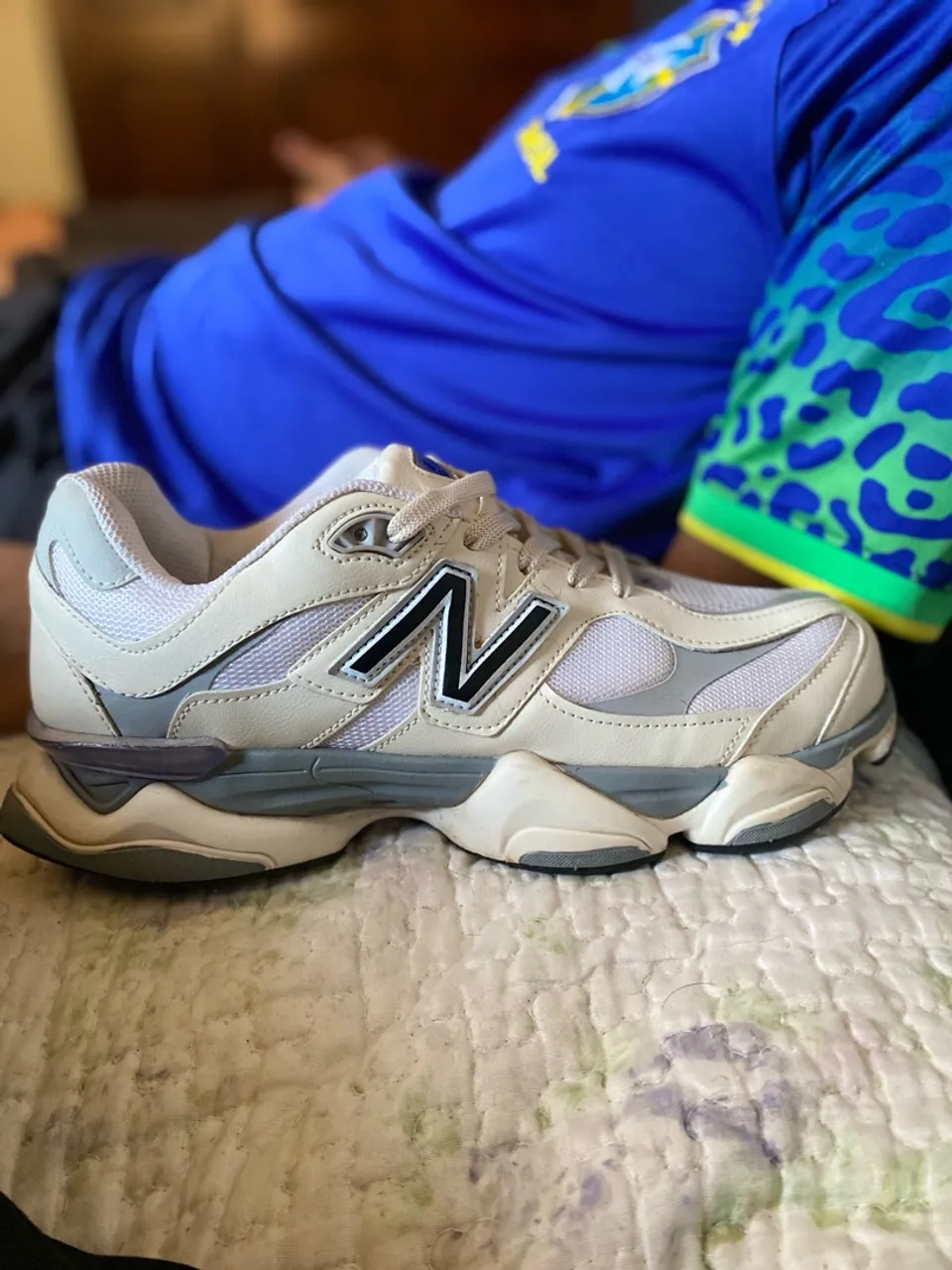 Sneaker casual estilo New Balance - Branco/Bege - Tamanho 43 - Pouquíssimo uso