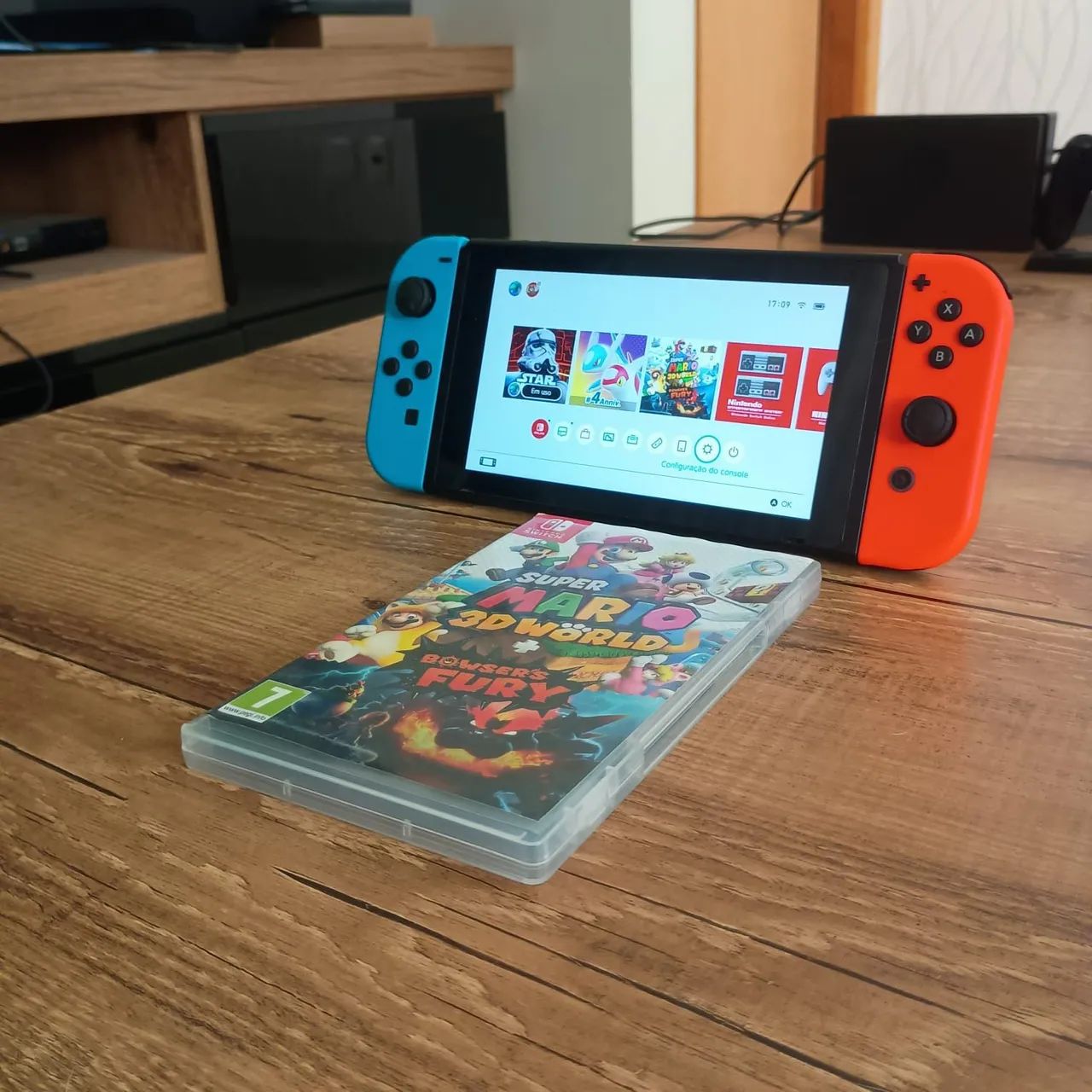 Nintendo Switch + Super Mario 3D World - Consoles de Vídeo