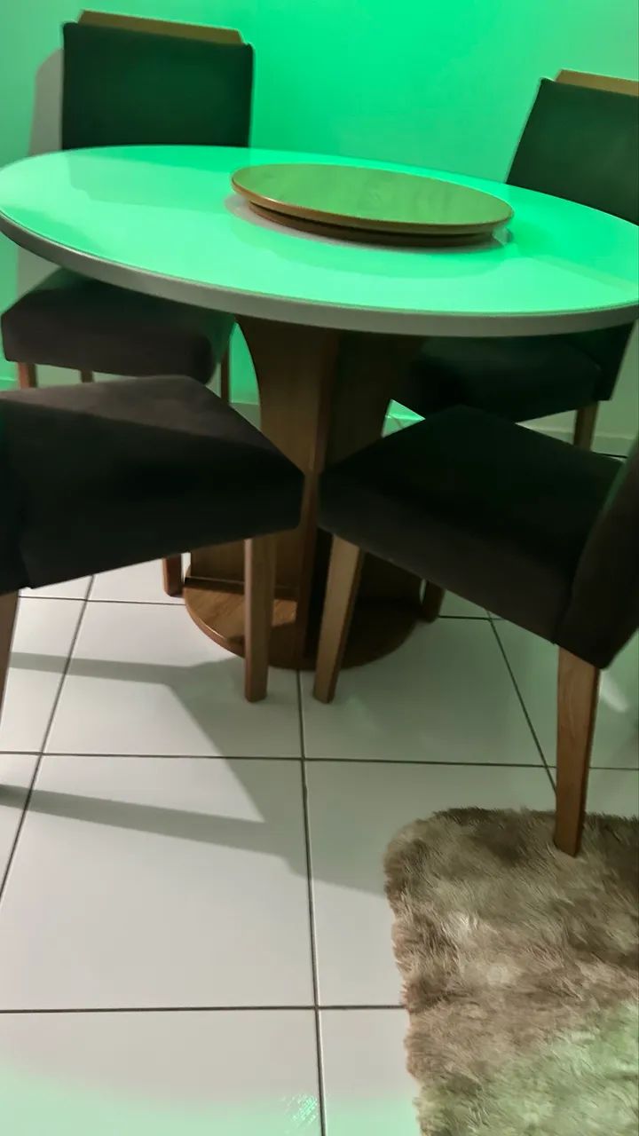 Mesa com 4 cadeiras e centro giratório  - Foto 3