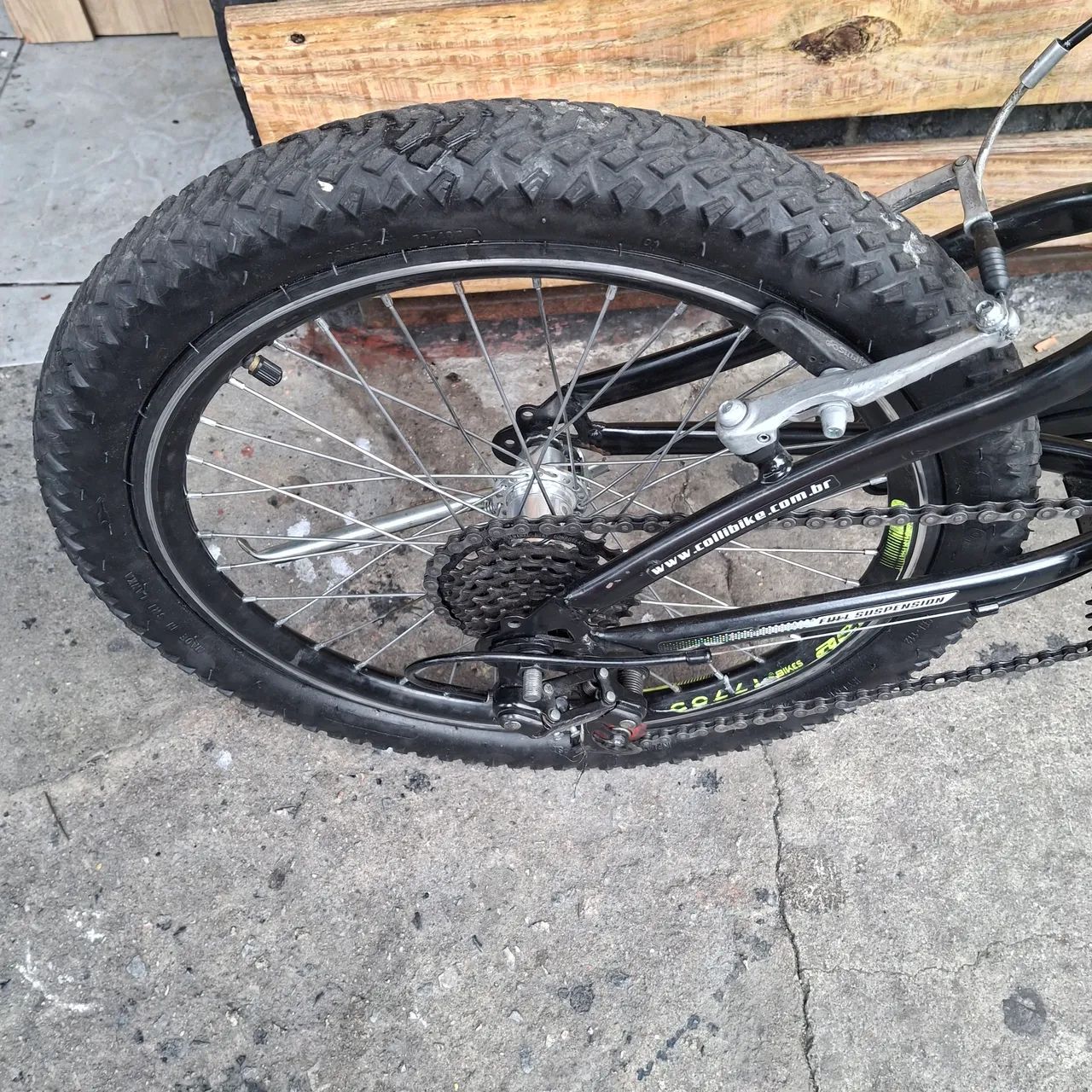Bicicleta aro 20 bem conservada - Foto 4