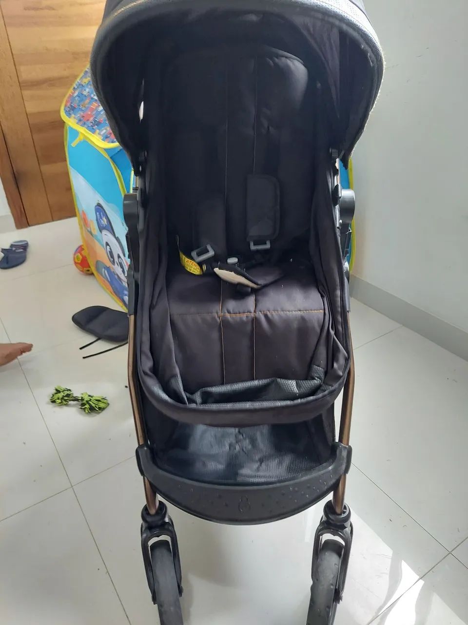 Carrinho de bebê com bebê conforto - Foto 5
