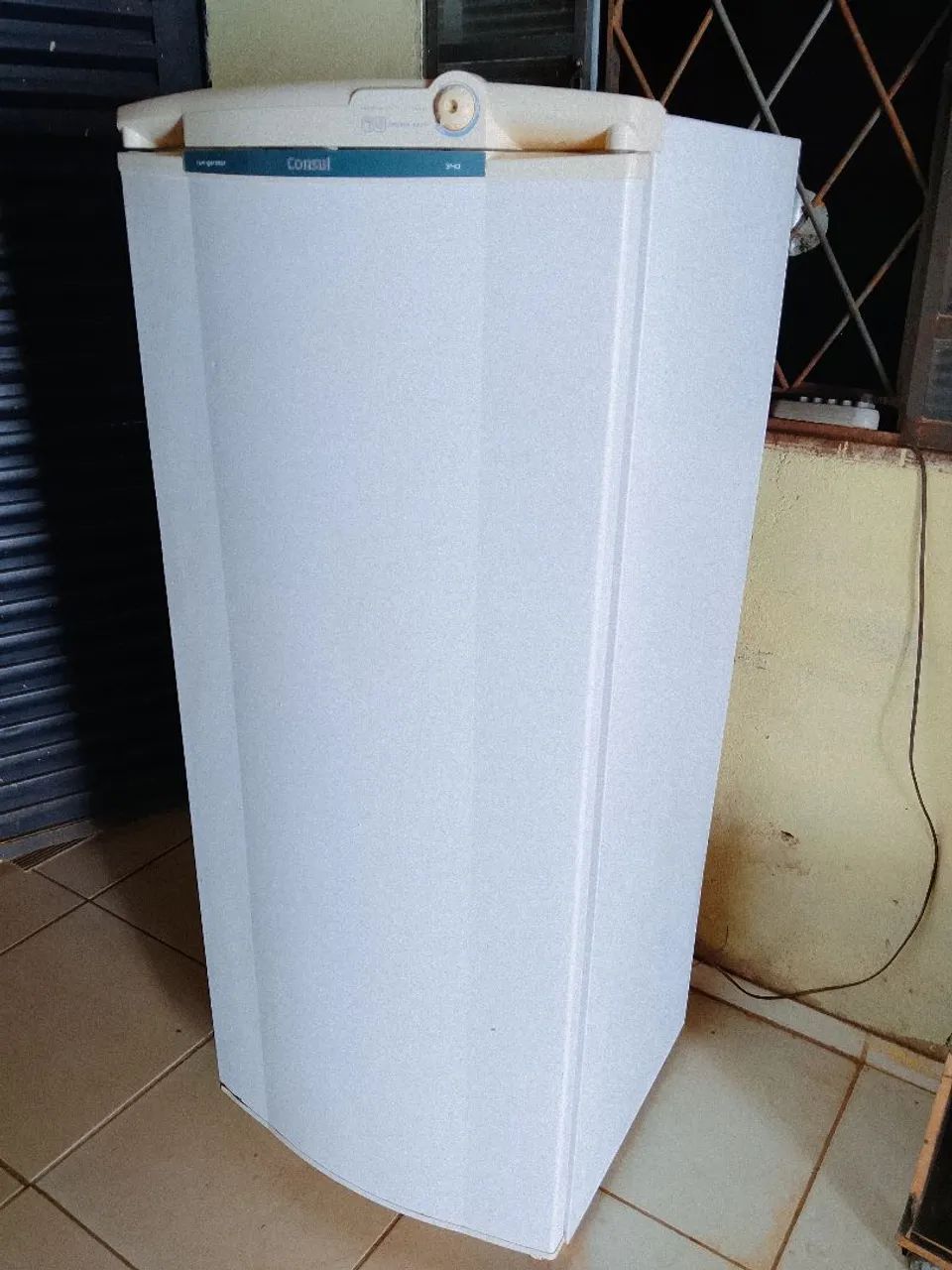 Vendo geladeira funcionando perfeitamente  - Foto 2