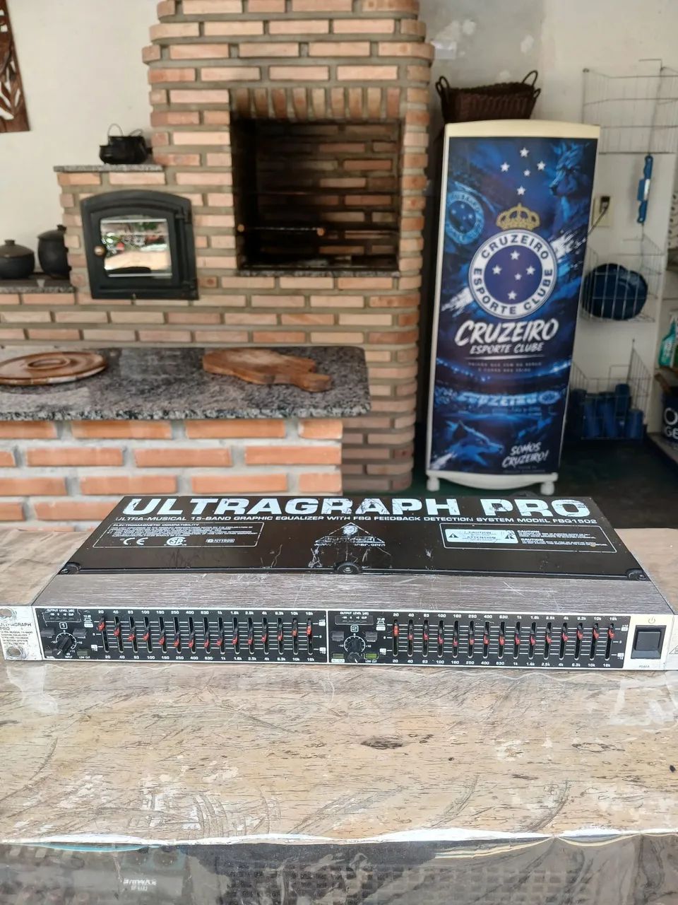 Equalizador Behringer FBQ 1502