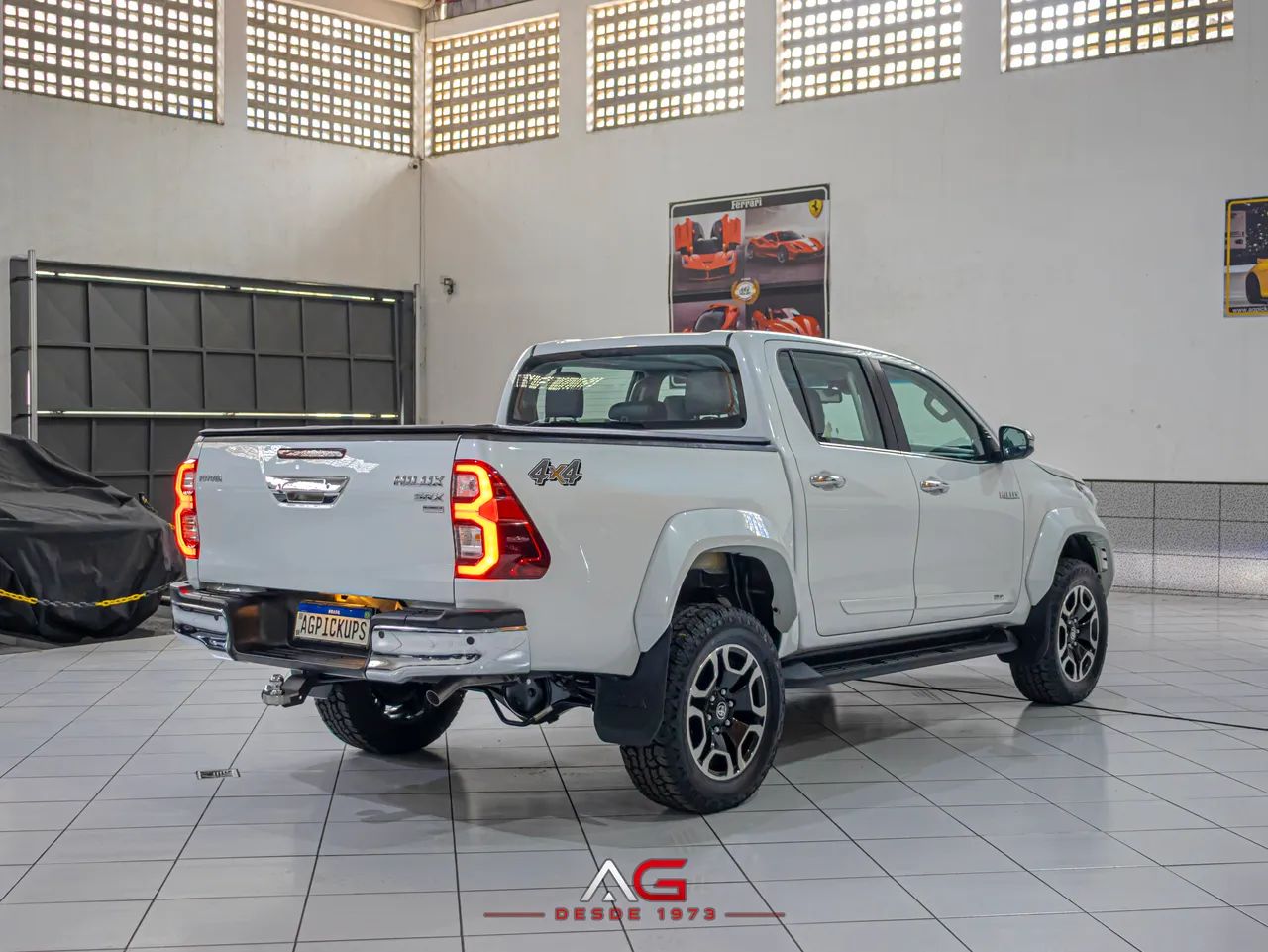 Toyota Hilux CD SRX Plus 4x4 2.8 TDI Die. Aut., foto 2 de 20