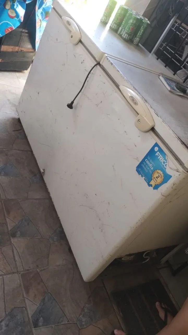 4 freezer duas boas e duas com defeito não é o motor valor de todas 6 mil