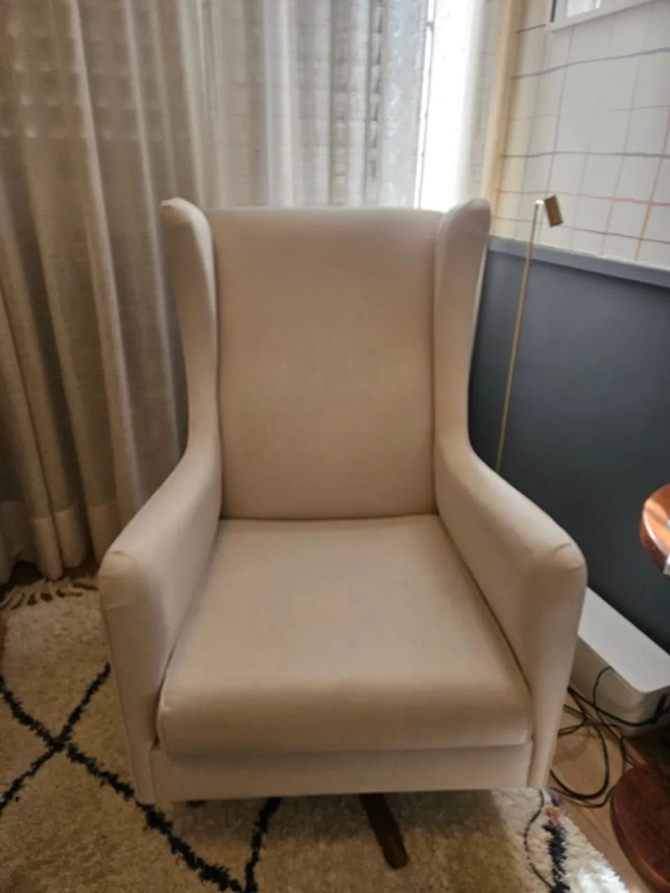 Poltrona de Amamentação com balanço e base giratória + Pufe  - Foto 3