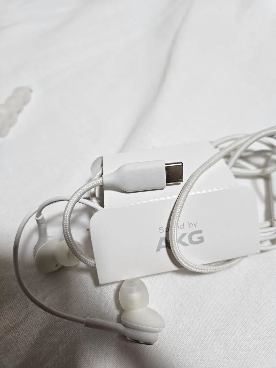 Fone AKG USB C original novo - Foto 4