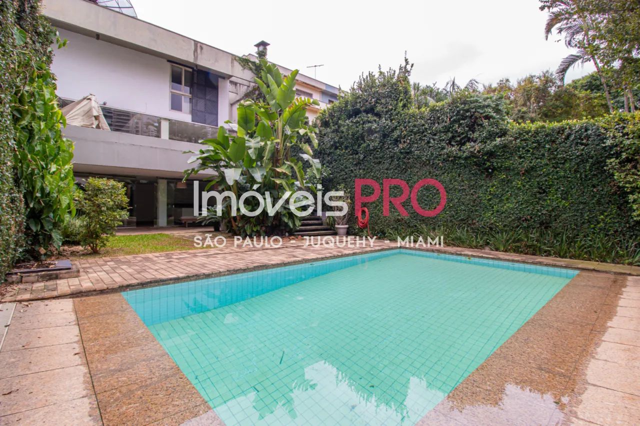Casa noBrooklin com 340m²