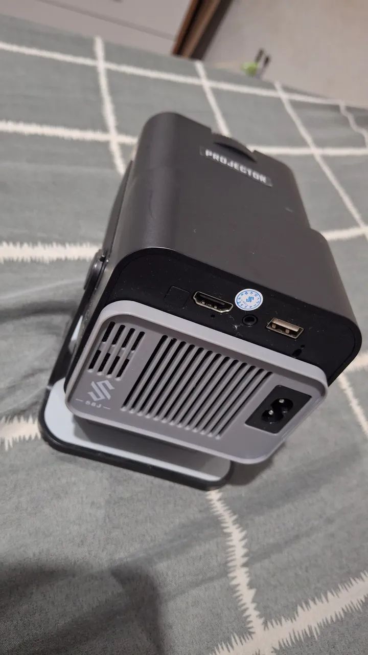 PROJETOR PORTÁTIL FULL HD + Wi-Fi + Android - Chega de TV Pequena - Foto 3
