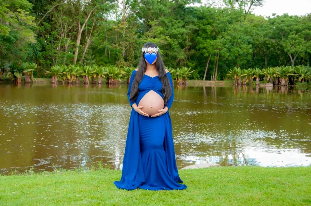 Roupa azul ensaio gestante