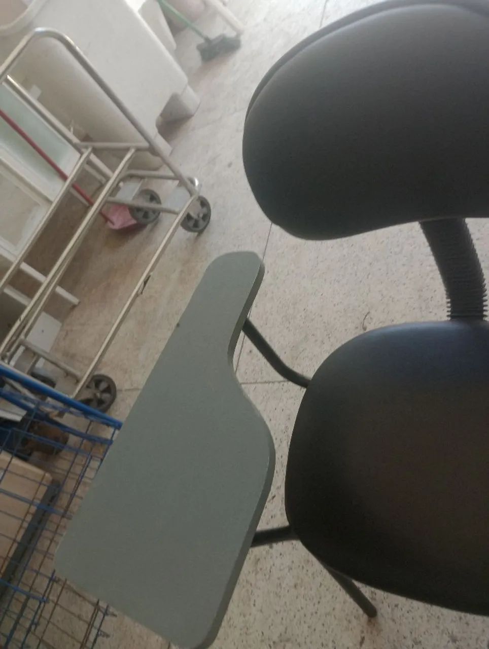 Cadeira acolchoada escolar universitária  - Foto 3