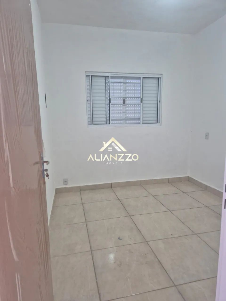 Casa com 3 Quartos para alugar, 80m² - Parque dos Pinus - Foto 5