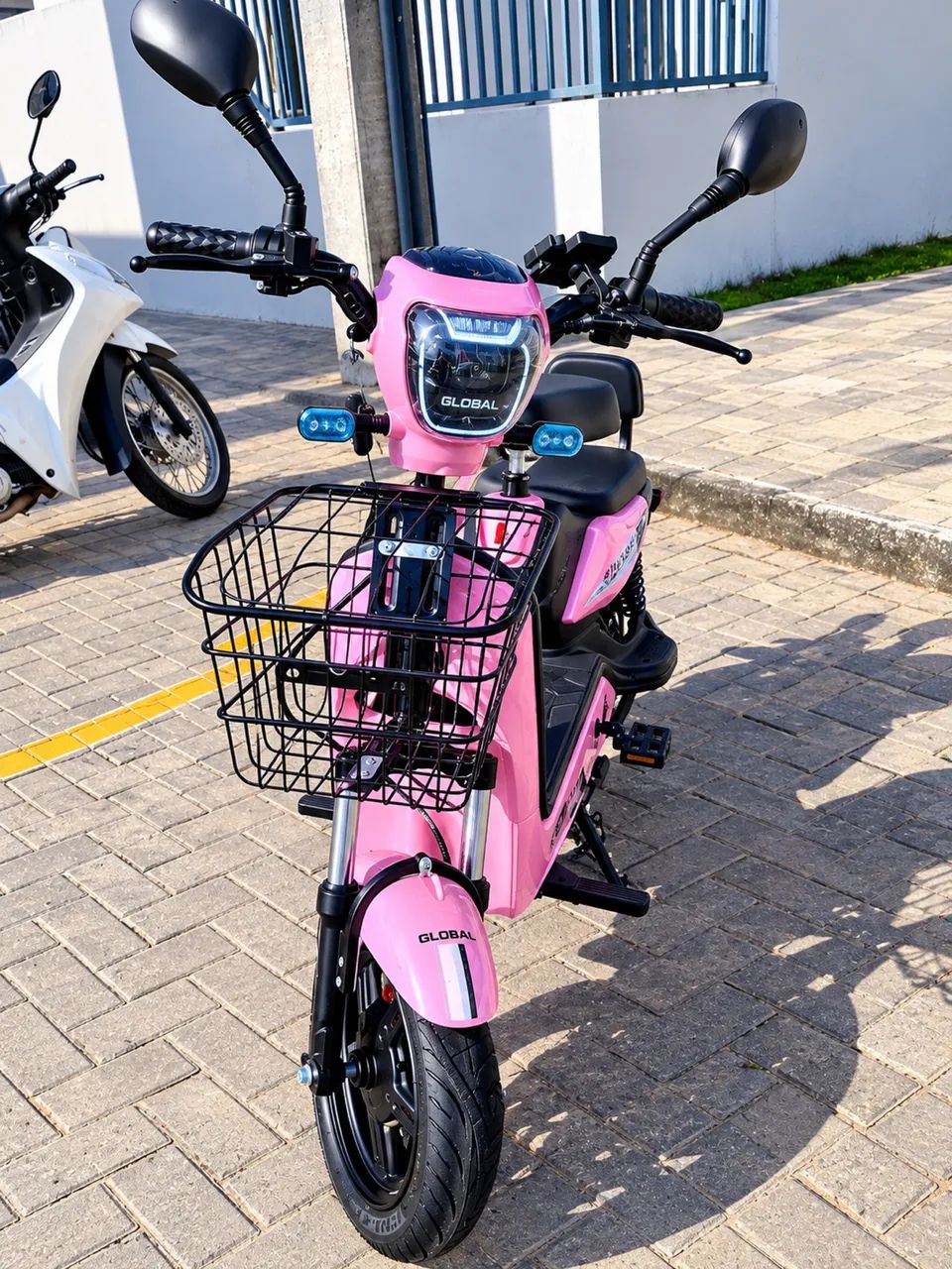 SCOOTER GLOBAL 500WT 2026