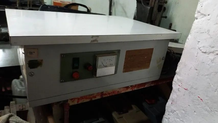 Máquina Furadeira, Mesa Vibradora e Canteadeira - Foto 2