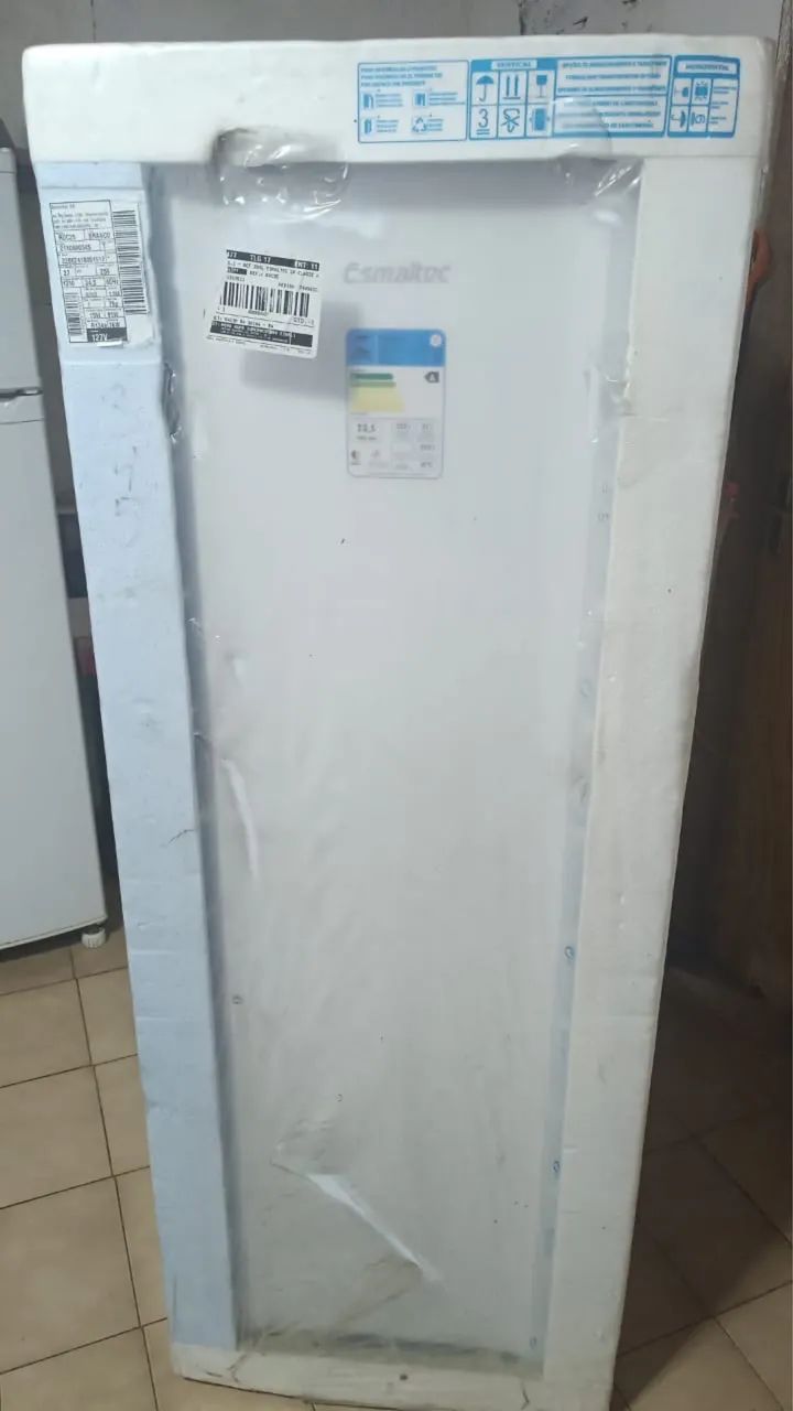 Geladeira Nova na caixa
