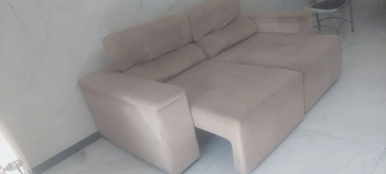 VENDO SOFÁ RETRÁTIL EM TECIDO SUEDE