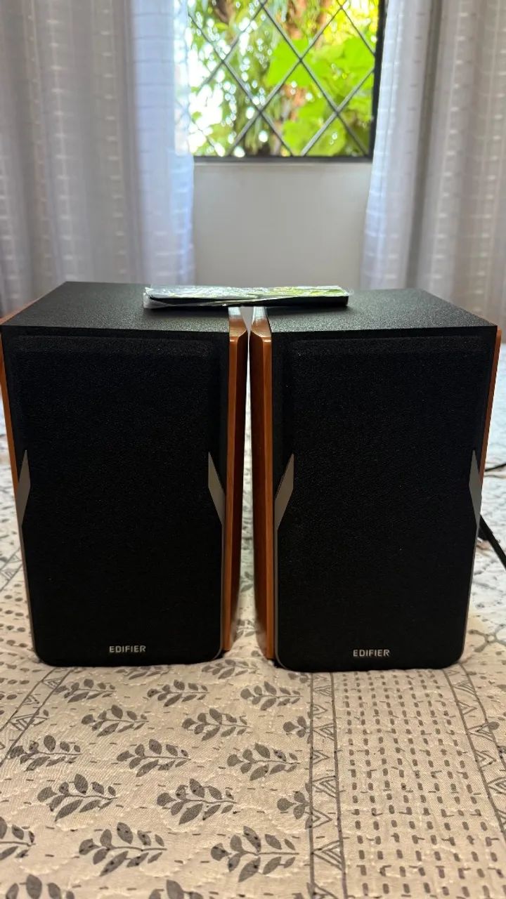 Monitor de Audio EDIFIER R1380DB Bluetooth 42W RMS - Madeira