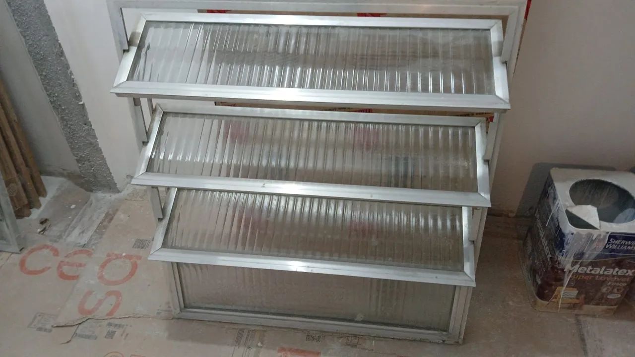 Vendo 4 Basculantes de alumínio em perfeito estado, - Foto 3