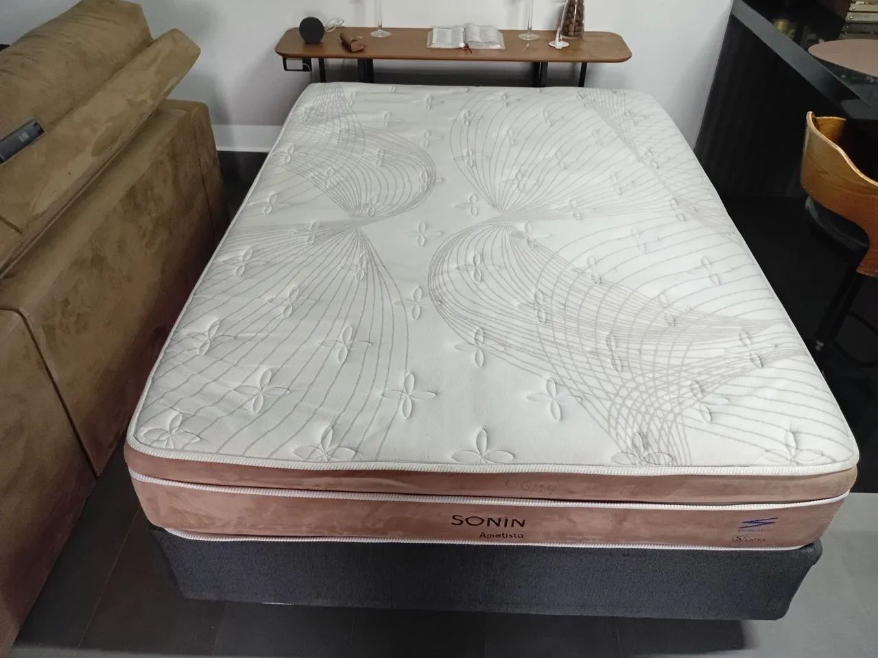 Vendo cama de casal padrão entrego  - Foto 2