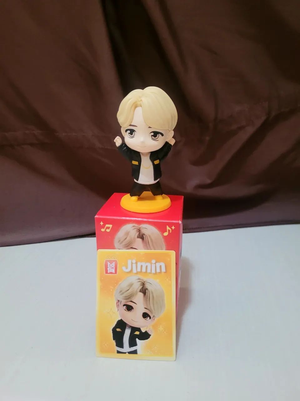 Boneco Jimin BTS Tinytan com caixa
