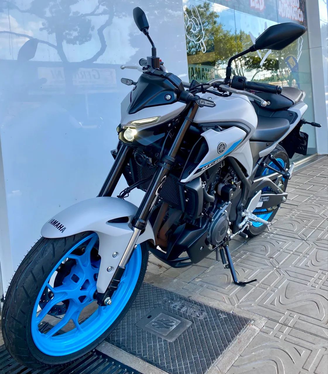 YAMAHA MT 03 2026 - Foto 4