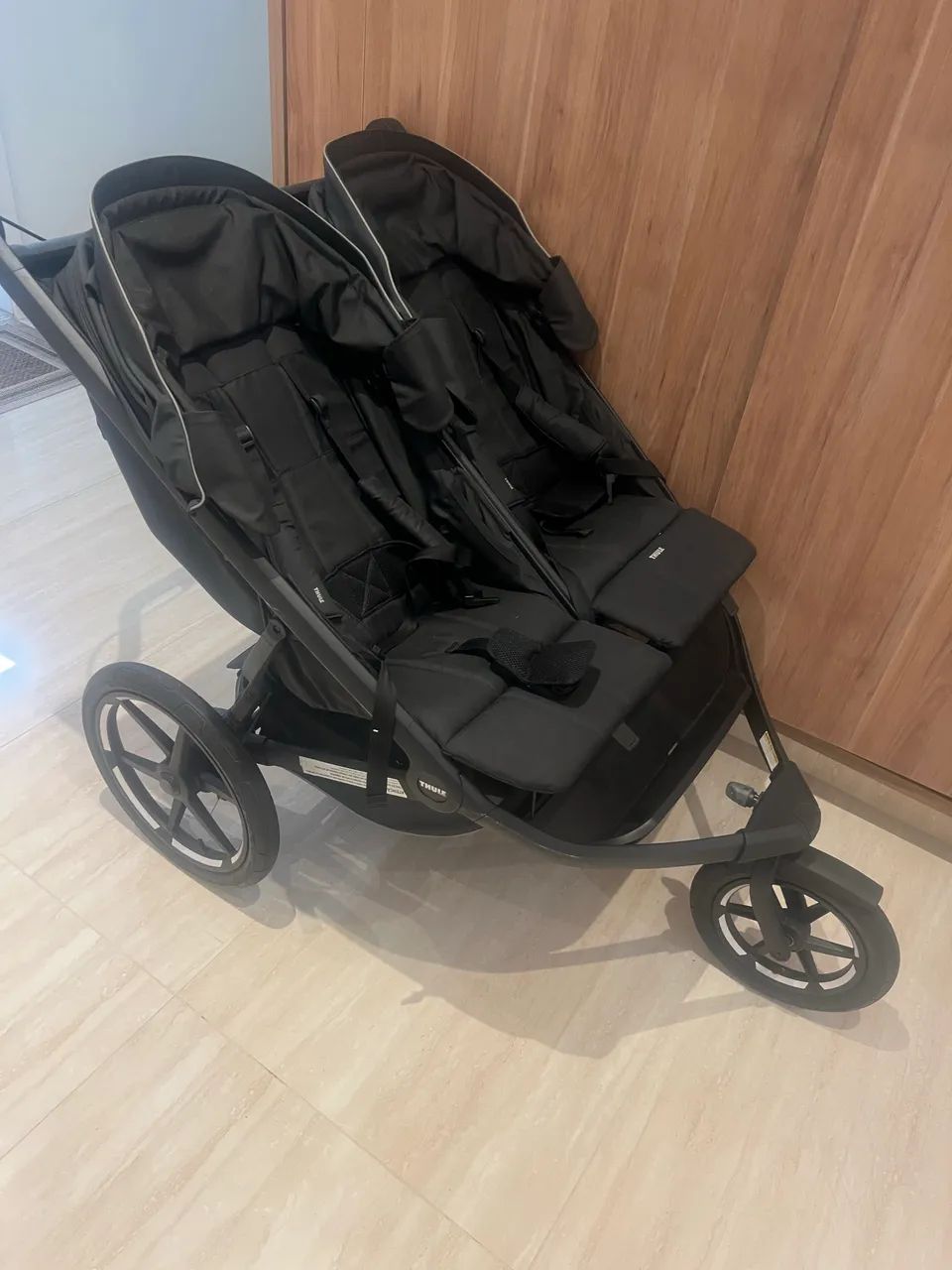Carrinho duplo para gêmeos 